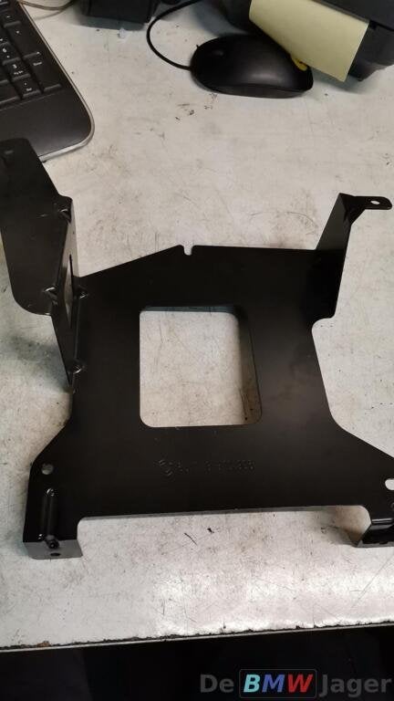 versterker houder BMW 3-serie E46 65128370926, Enlèvement ou Envoi, Utilisé, BMW, BMW