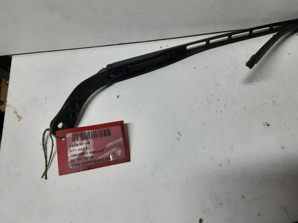 BRAS ESSUIE-GLACE AVANT DROIT Peugeot 307 SW (3H), Mevr. I. Hauben, Utilisé, Rue de l'Espoir 34 34
4030  GRIVEGNÉE, BE, Info@Collignon.be