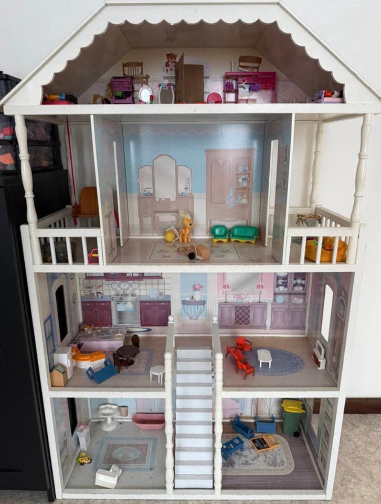 Hout Poppenhuis, Kinderen en Baby's, Ophalen, Zo goed als nieuw, Poppenhuis