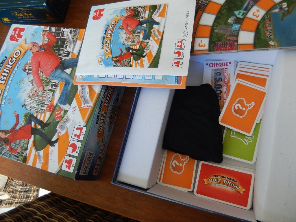 Spel: Quiz bingo (mist 2 fishes), Ophalen of Verzenden, Zo goed als nieuw