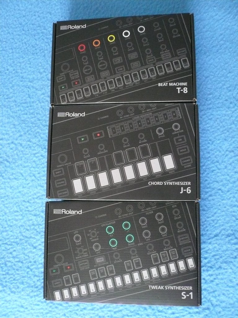 3 x Roland Aria + box and manuals like new!, Musique & Instruments, Enlèvement, Comme neuf, Roland