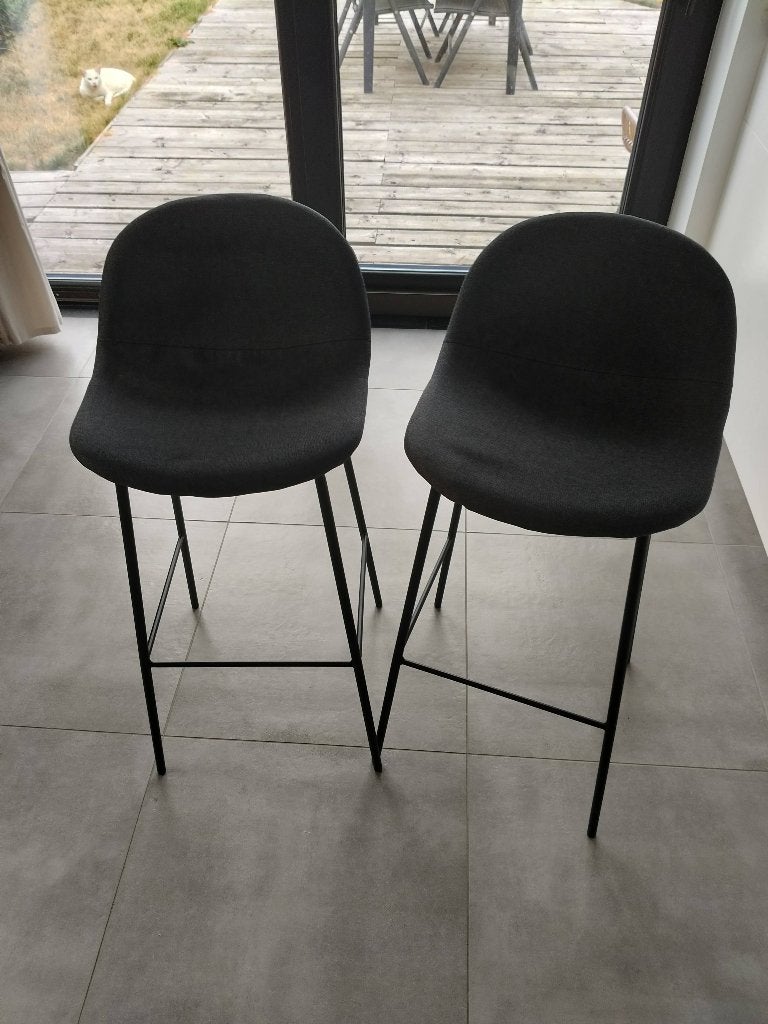 2 grijze hoge stoelen, 2 tabourets, Comme neuf, Enlèvement, Métal