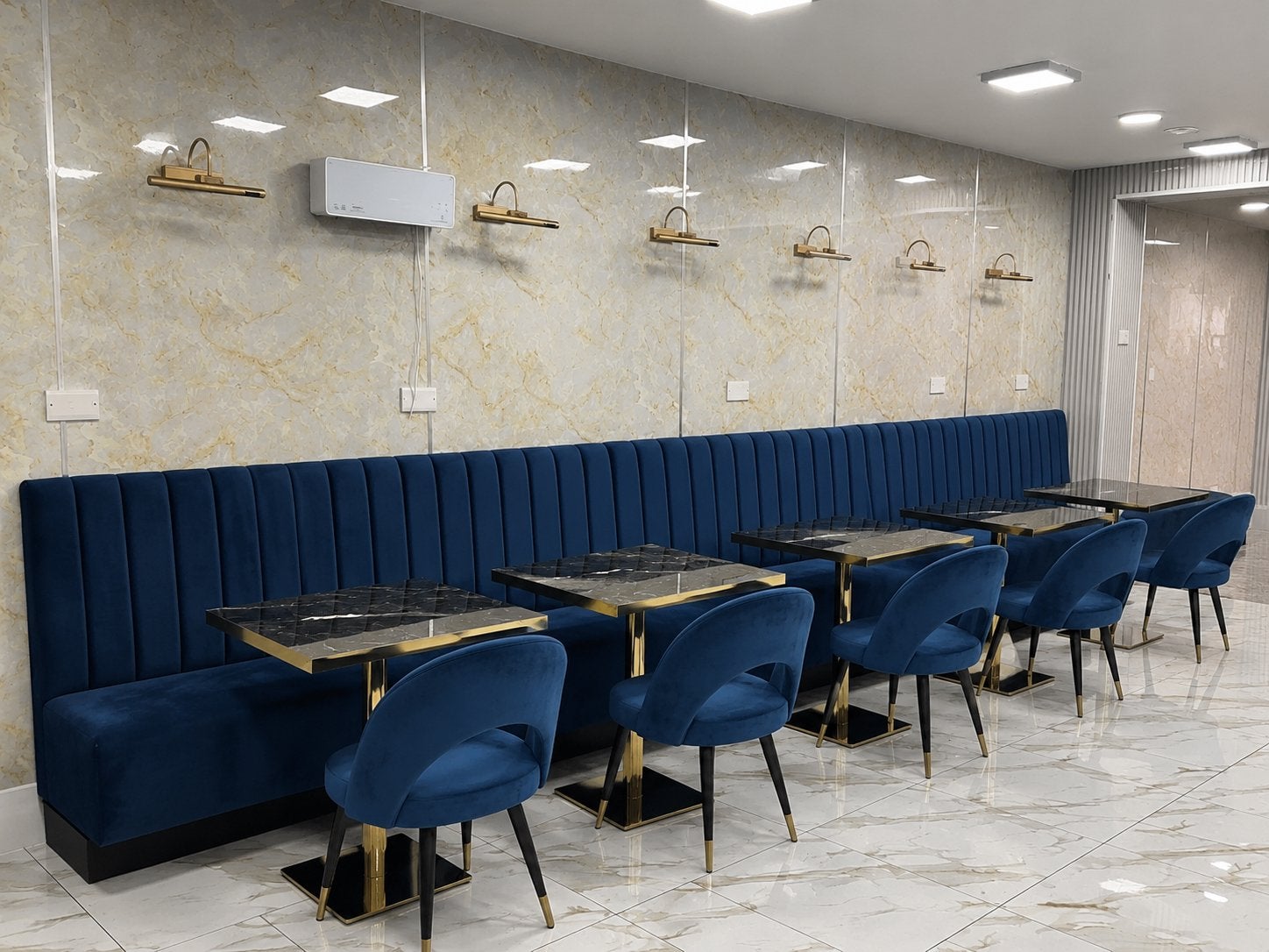 Horeca banken tafels en stoelen  voor restaurants  en koffie, Antiek en Kunst, Ophalen of Verzenden