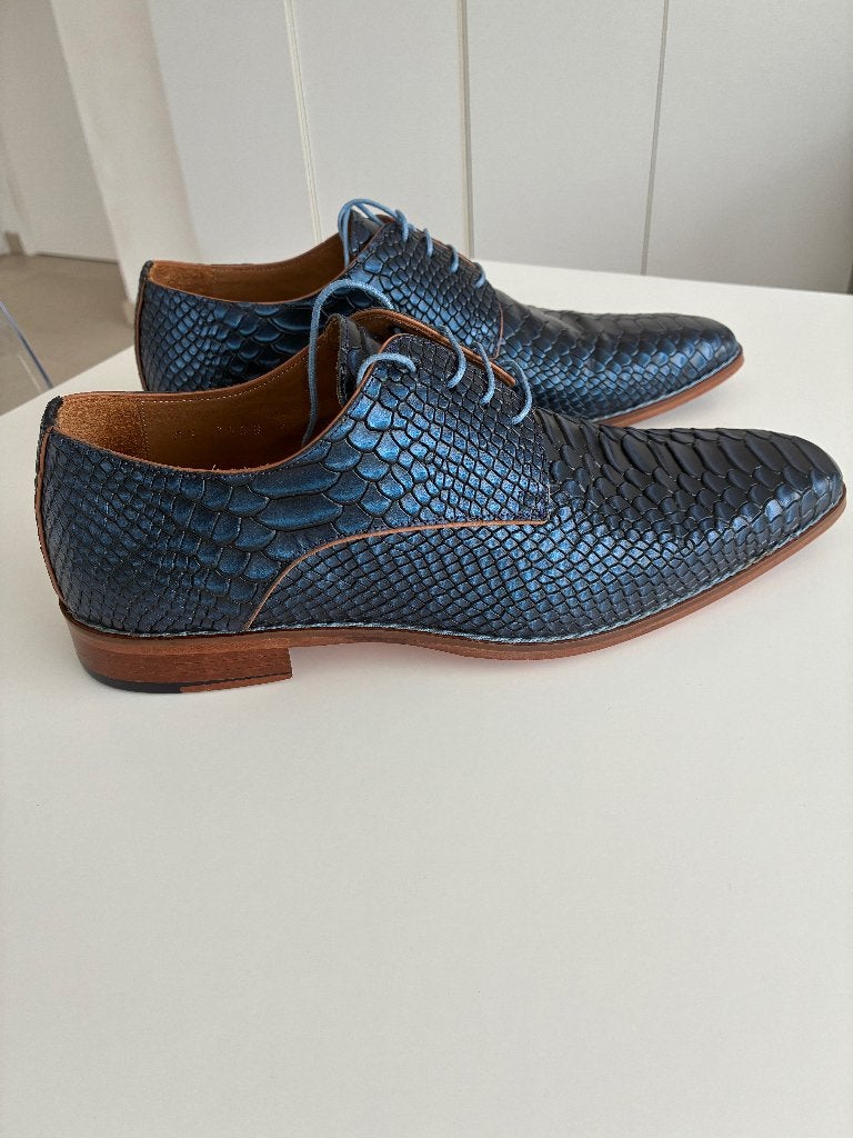 Herenschoenen Melik, leder, donkerblauw, maat 42, ALS NIEUW, Kleding | Heren, Schoenen, Blauw, Ophalen of Verzenden, Veterschoenen