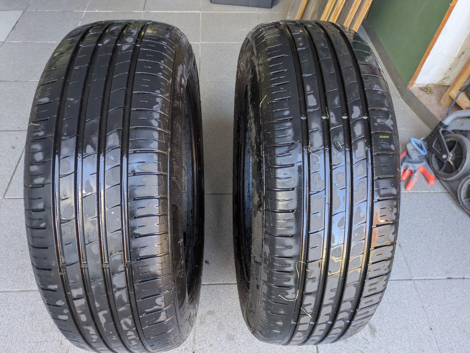Lot de 2 pneus d'été Minerva F209 205/60 R16 96V XL - VW-Spe, Enlèvement ou Envoi, Pneus été, Pneu(s)