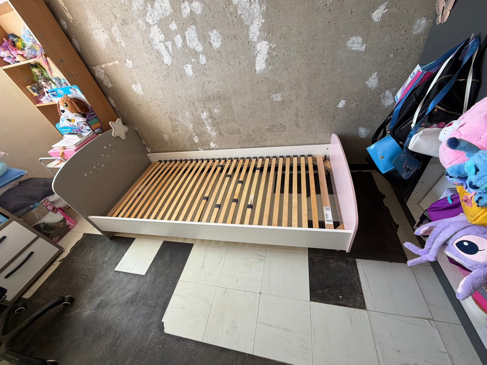 Lit enfant fille, Enfants & Bébés, Chambre d'enfant | Lits, Enlèvement, Comme neuf