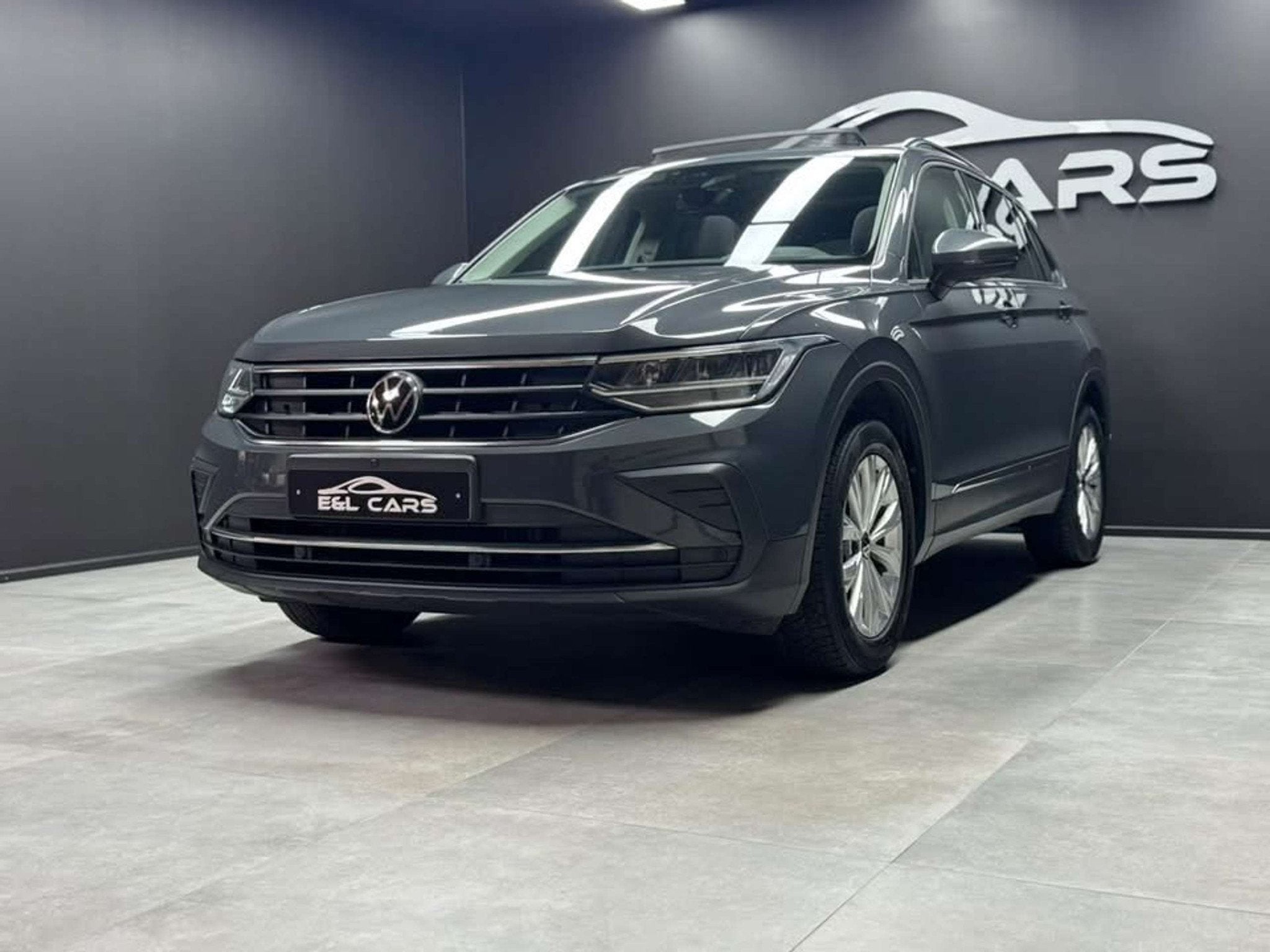 Volkswagen Tiguan Tiguan 1.5 TSI DSG *12 mois de garantie*, Argent ou Gris, Achat, Entreprise, 5 portes