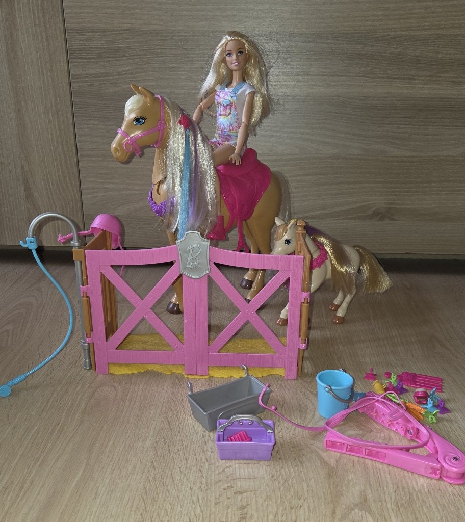 Barbie paardenverzorgster, Ophalen of Verzenden, Zo goed als nieuw, Barbie