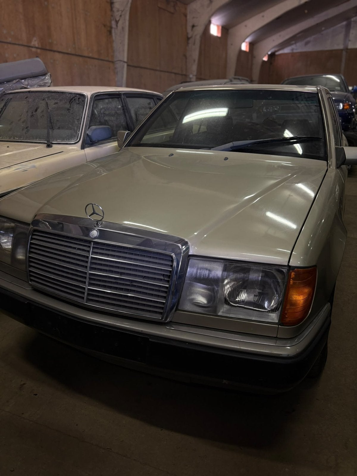 Mercedes E300 automatique oldtimer 50€ Taxe annuelle, Enlèvement ou Envoi, Mercedes-Benz