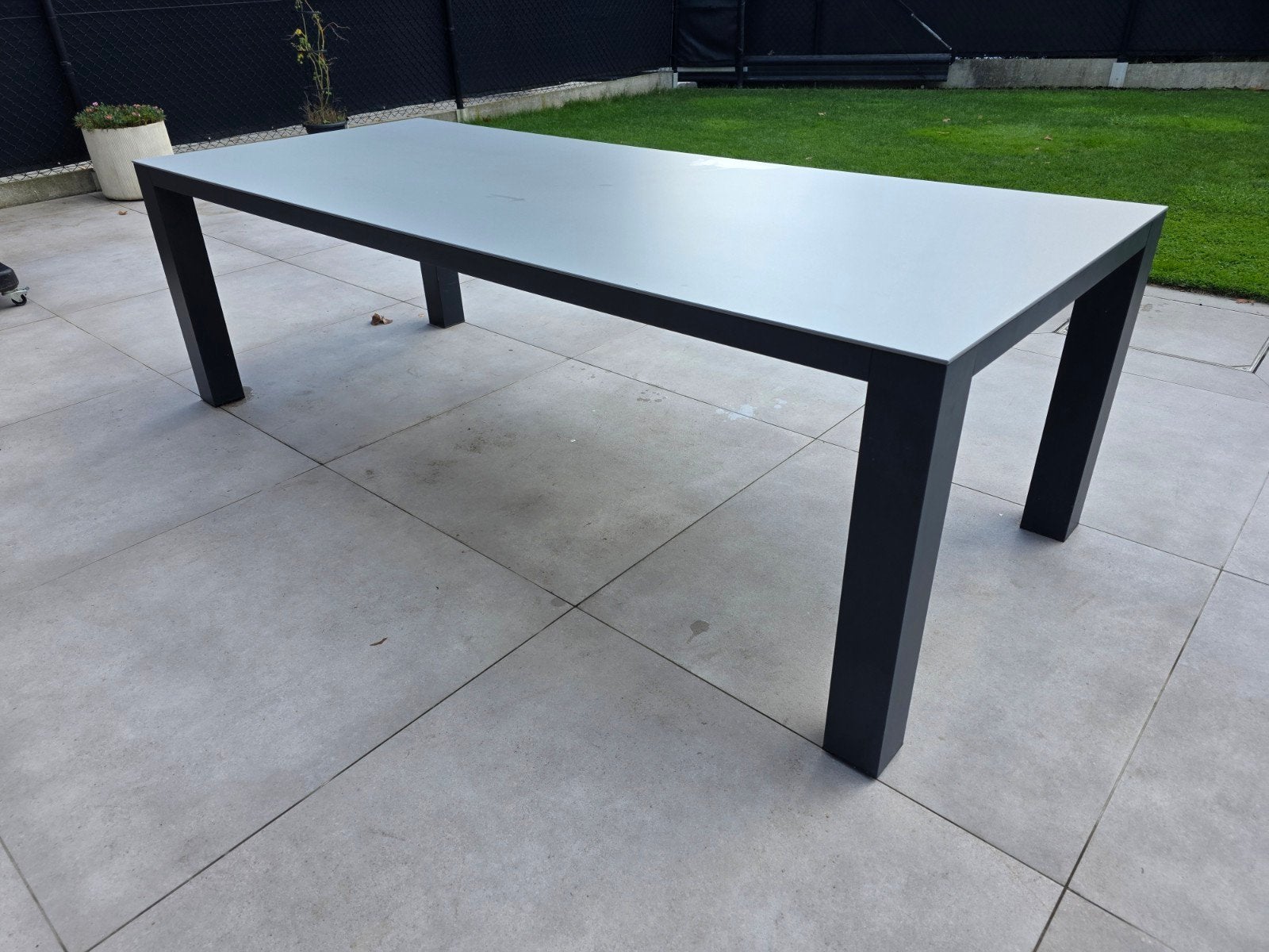 Moderne tuintafel met keramisch blad – zeer goede staat, Ophalen, Zo goed als nieuw, Rechthoekig, Aluminium