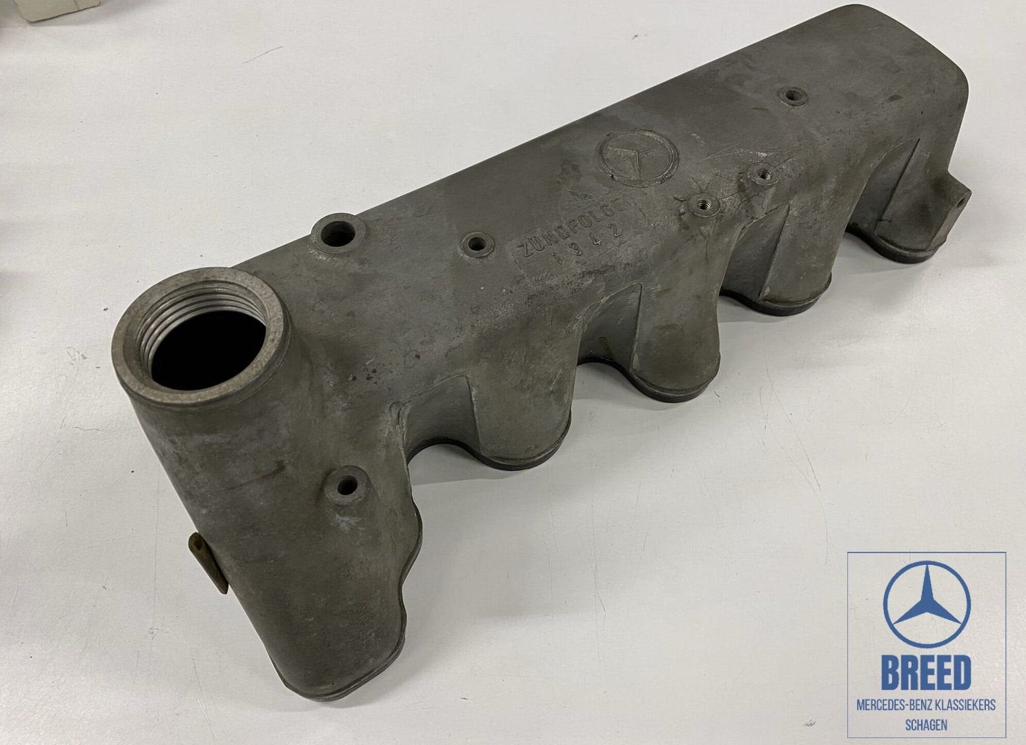 NOS kleppendeksel voor Mercedes-Benz OM621 motor W110 W115, -, Nieuw, Ophalen of Verzenden, -