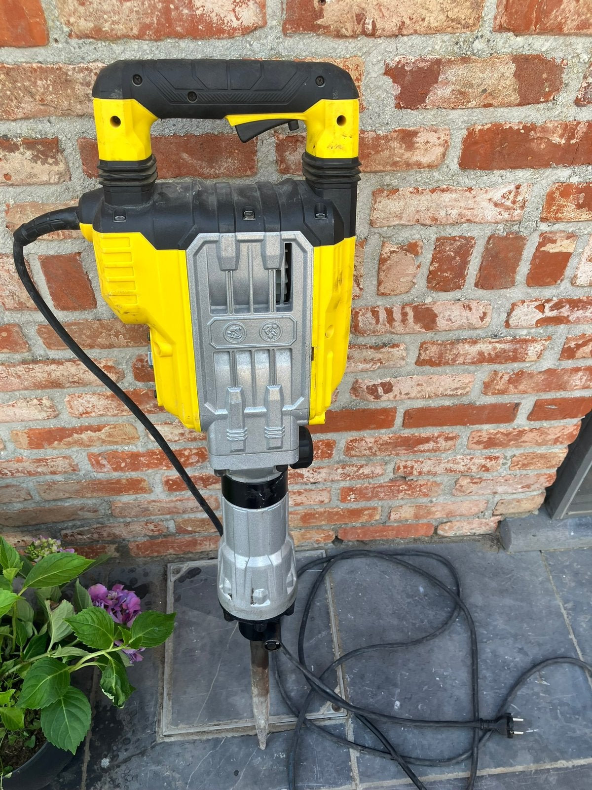 Powerplus POWX11861 breekhamer 1700W,3 keer gebruikt, Ophalen, Zo goed als nieuw