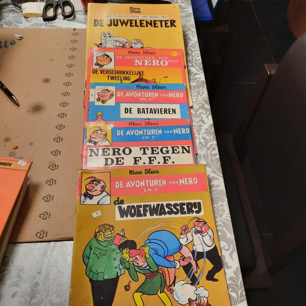 Strips en boeken . Er zijn heel oude strips bij ! Bieden ., Ophalen of Verzenden