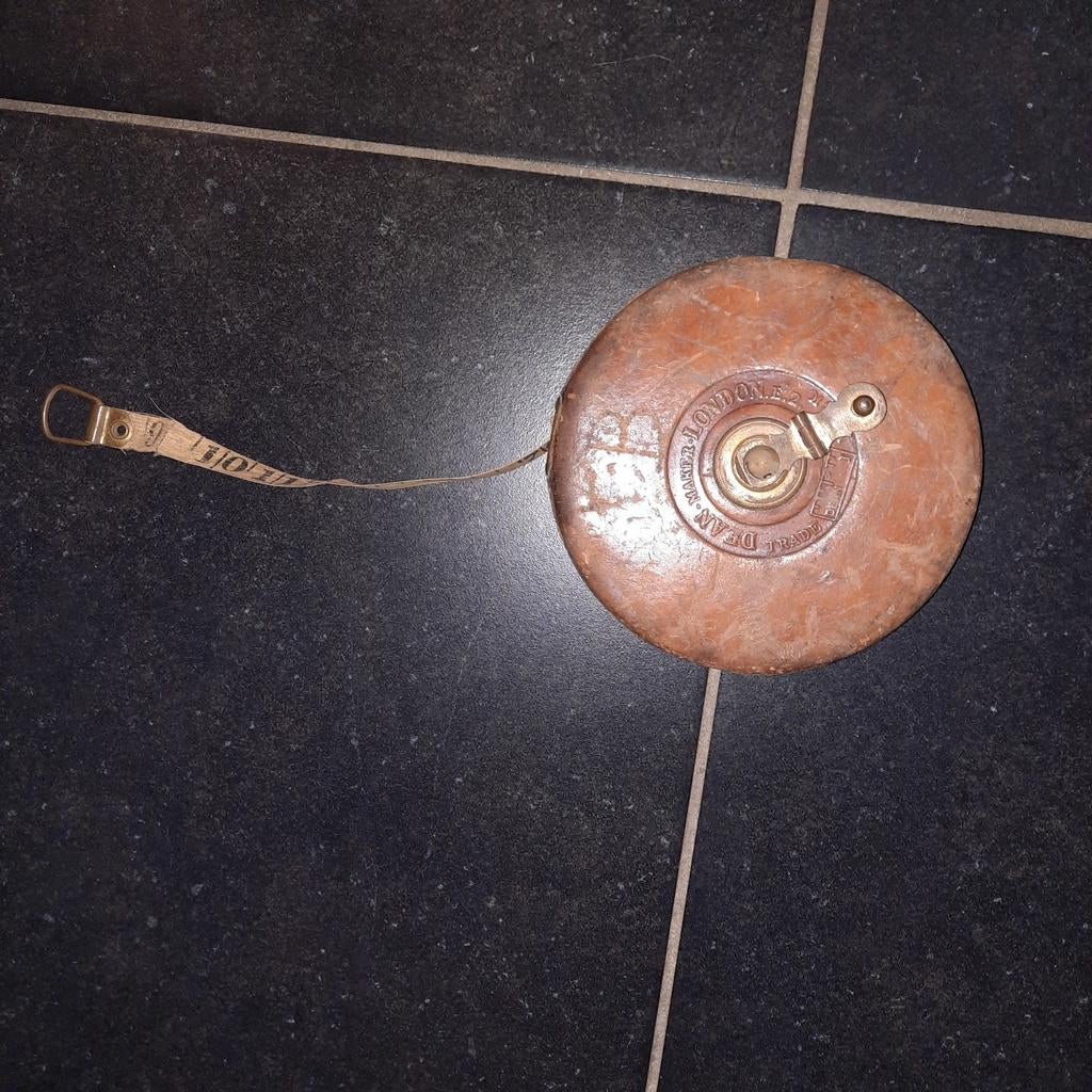 Rolmeter , antiek , leder . 20 euro . Vintage ., Antiek en Kunst, Ophalen of Verzenden