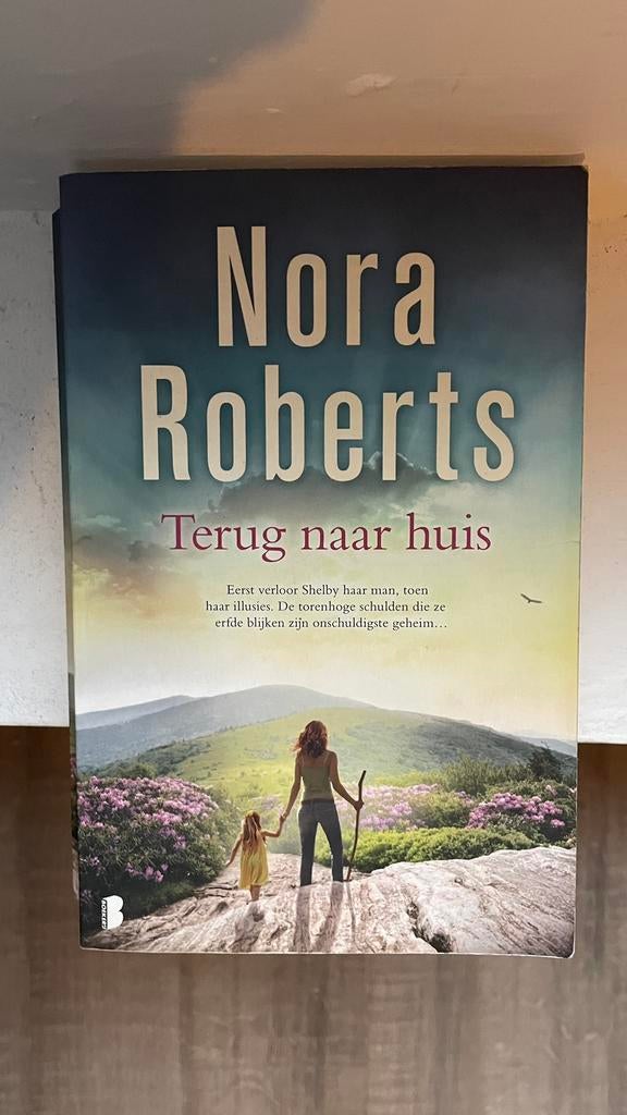 Nora Roberts - Terug naar huis, Ophalen of Verzenden, Nora Roberts