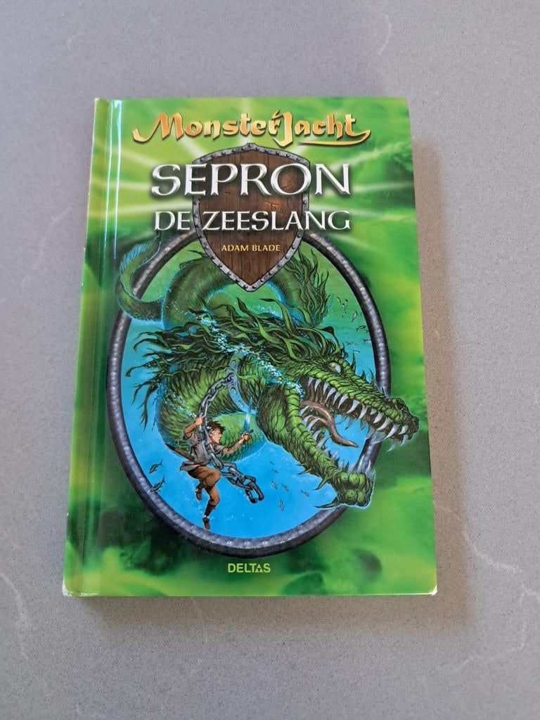 Boek Monsterjacht - Sepron de zeeslang, Ophalen of Verzenden, Zo goed als nieuw, Adam Blade