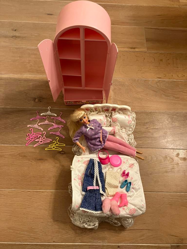 Barbie slaapkamer / badkamer set inclusief accessoires, Ophalen of Verzenden, Gebruikt, Barbie
