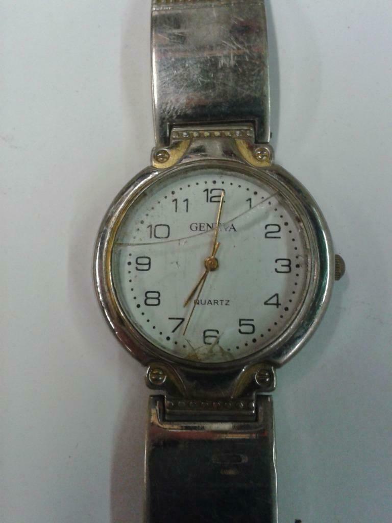 montres anciennes geneva ferrari, Bijoux, Sacs & Beauté, Enlèvement ou Envoi, Utilisé, Casio