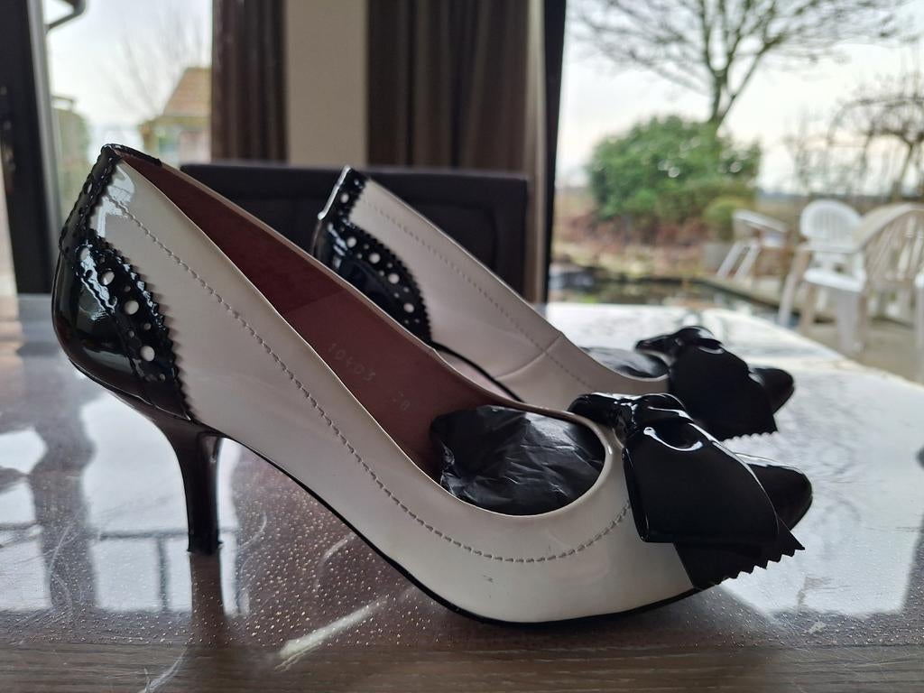 Pumps Sacha, Kleding | Dames, Schoenen, Pumps, Wit, Ophalen of Verzenden, Zo goed als nieuw