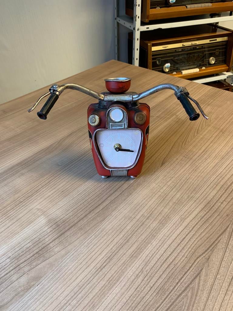 MOTO KLOK, Motoren, Ophalen
