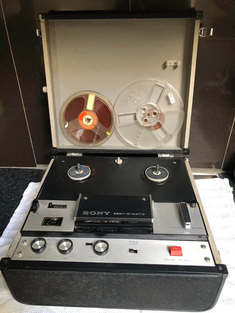 Sony-O-Matic tape recorder, Enlèvement, Magnétophone