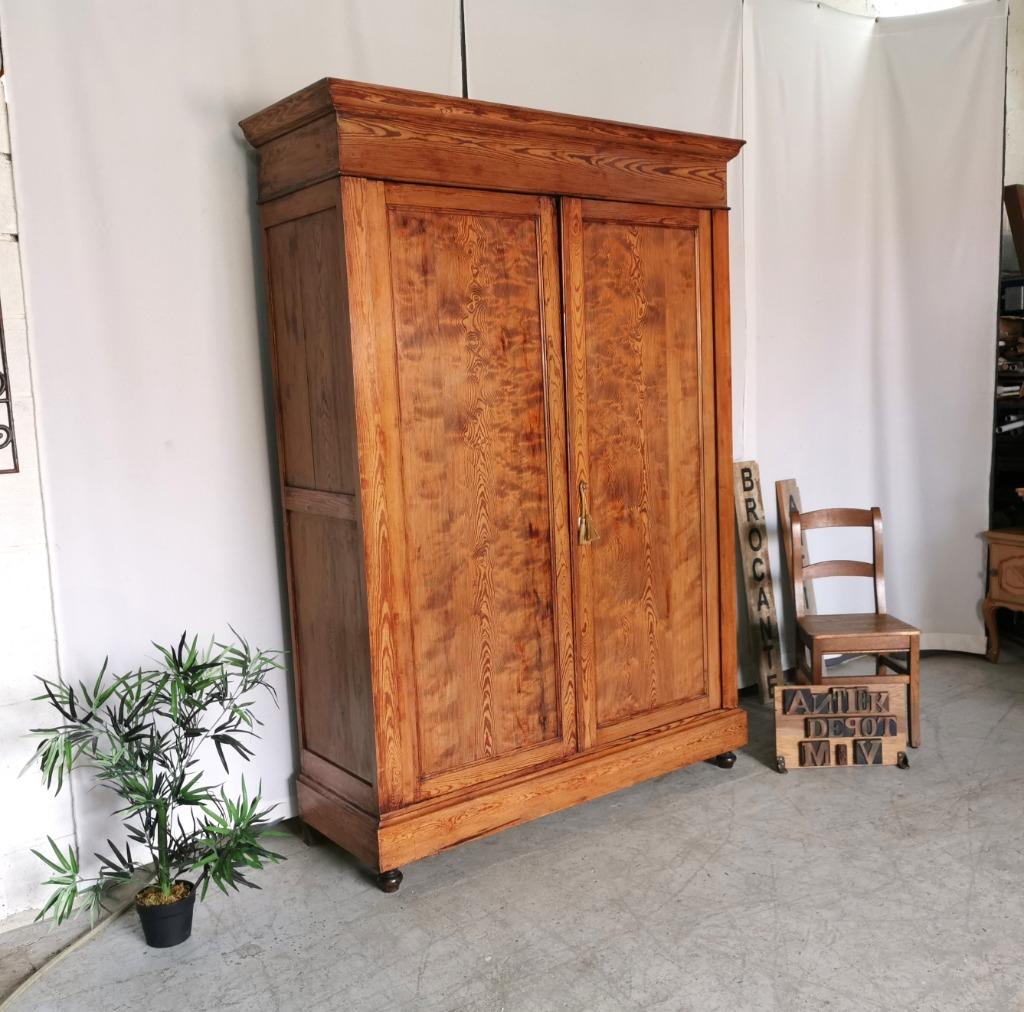 Grande armoire rustique ancienne en pitchpin H 223 B 159, Enlèvement