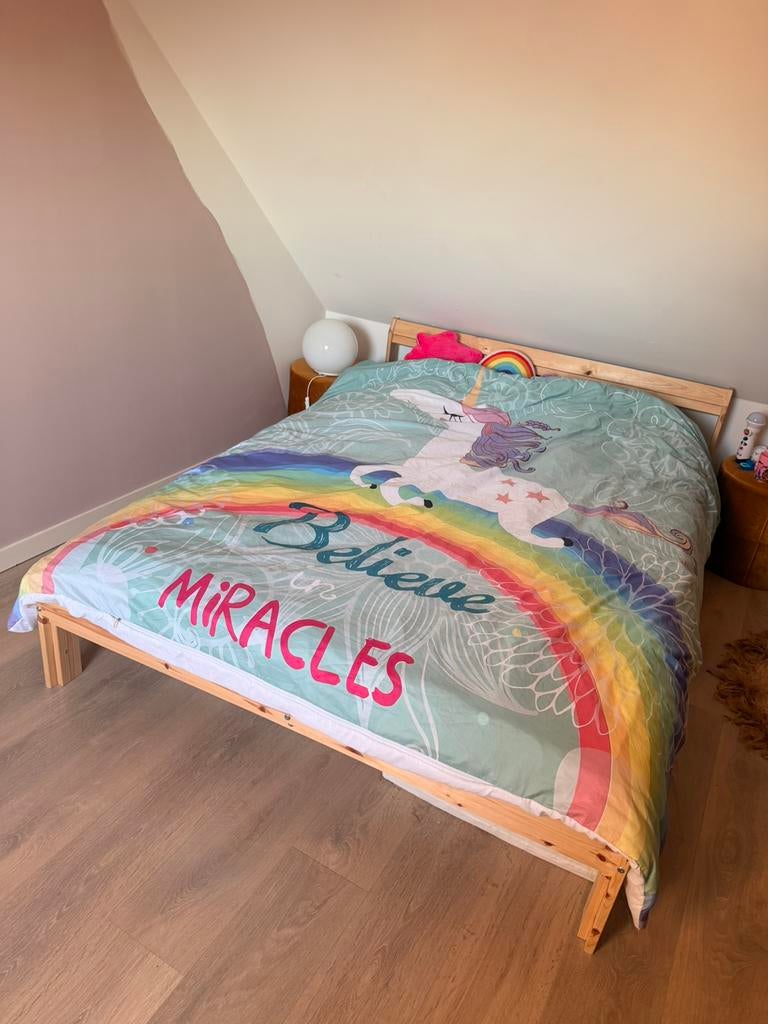 Ikea Neiden bed + lattenbodem en matras, Enlèvement, Comme neuf