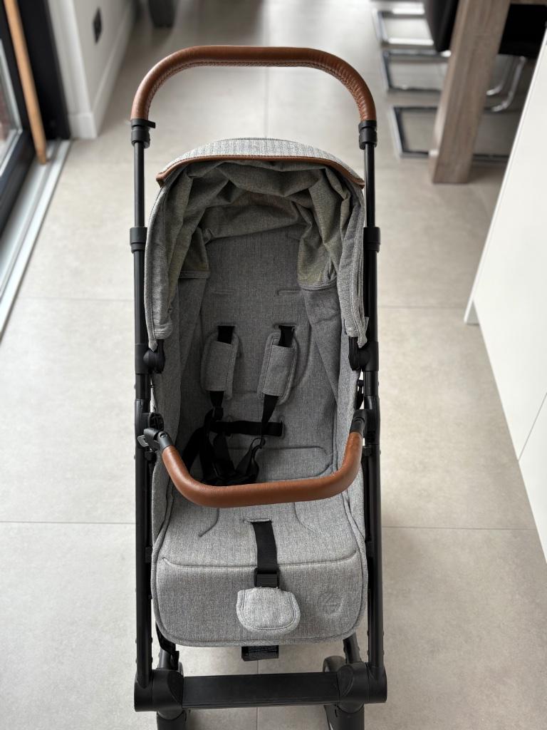 Mutsy buggy, Kinderen en Baby's, Buggy's, Zo goed als nieuw, Overige merken, Verstelbare rugleuning, Zonnekap, Ophalen