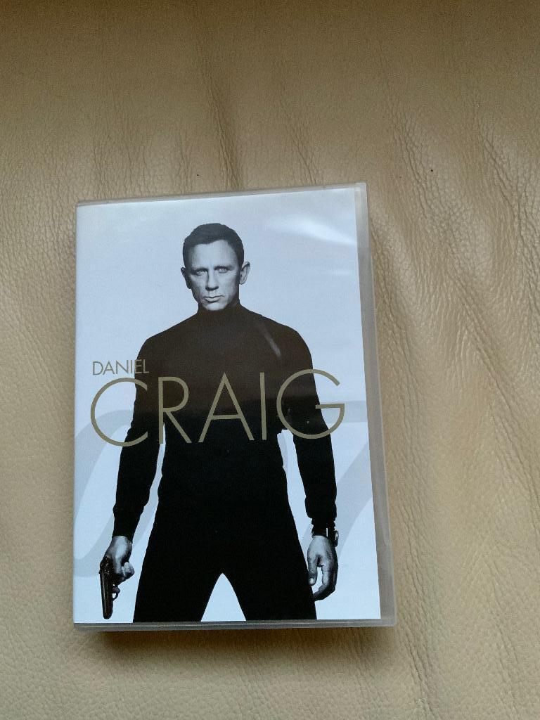 Coffret DANIEL GRAIG.   BOND 007 4 DVD, CD & DVD, Enlèvement ou Envoi, Comme neuf, Thriller d'action, Coffret