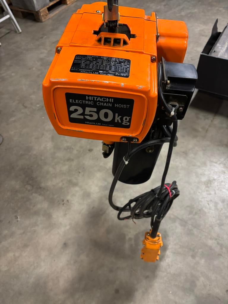 Hitachi kettingtakel 250kg chain host takel loopkat kraan, Doe-het-zelf en Bouw, Lieren en Takels, Ophalen, Zo goed als nieuw