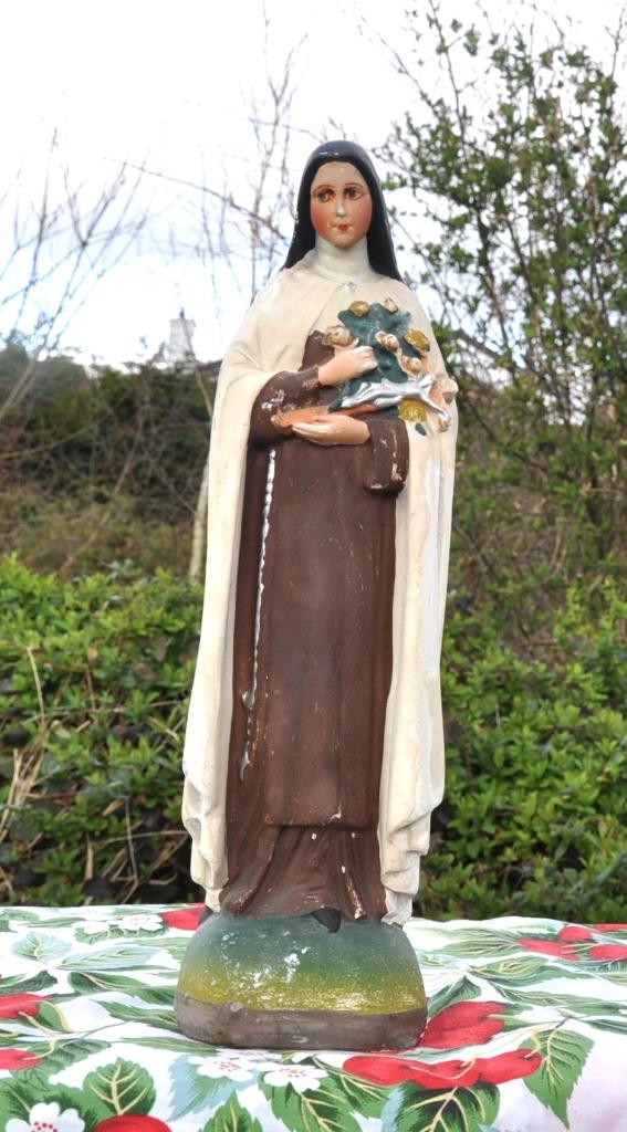 sainte Thérèse en plâtre de 43 cm, Antiquités & Art, Antiquités | Objets religieux, Enlèvement ou Envoi