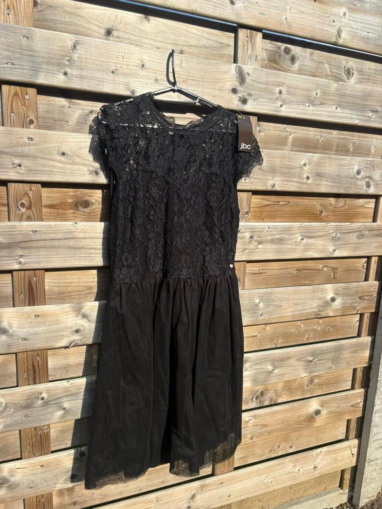 Feestjurk met kant NIEUW, Kleding | Dames, Jurken, Maat 42/44 (L), Nieuw, Ophalen of Verzenden, Boven de knie