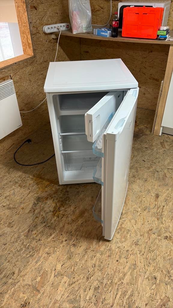 Frigo avec petit congelateur INUVIK KREFEL, Enlèvement, Comme neuf