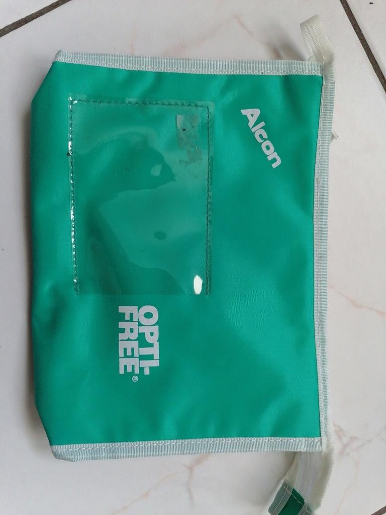 Groen toilettasje, Ophalen, Zo goed als nieuw, Groen