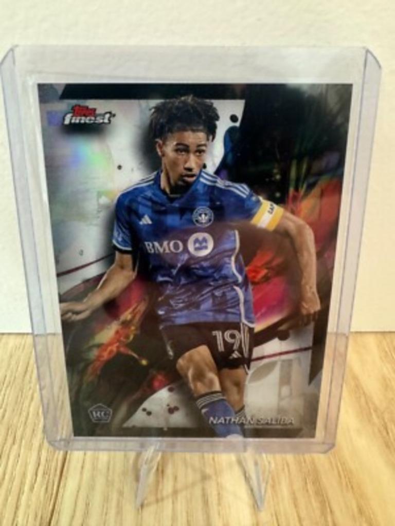 2024 Topps Finest MLS - N.Saliba Rookie Montreal /refractor!, Envoi, Neuf, Image