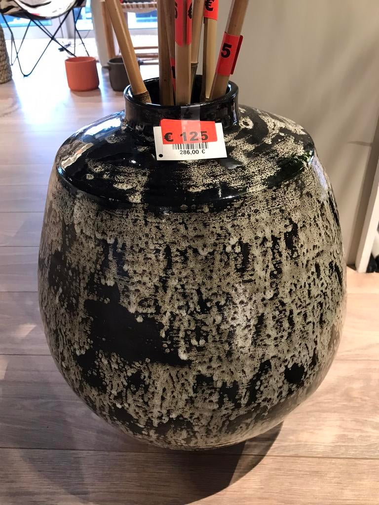 Stenen vaas, Ophalen, Steen, 50 tot 75 cm, Zwart
