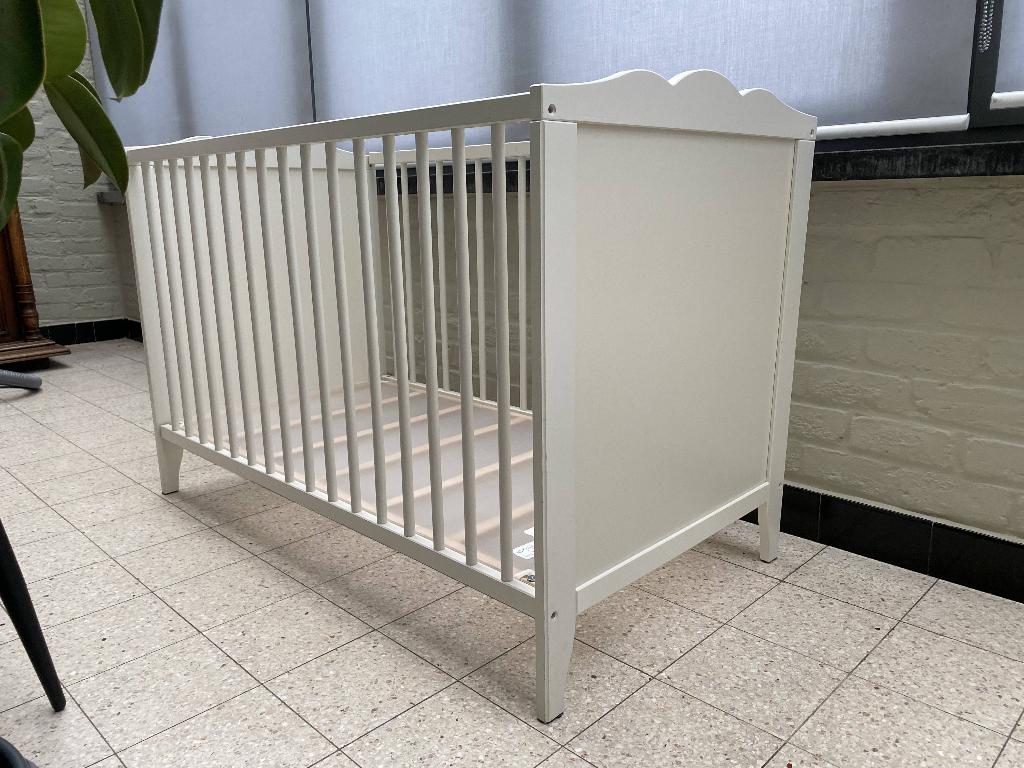 Lit bébé + matelas, Matelas, Moins de 70 cm, Enlèvement, Utilisé