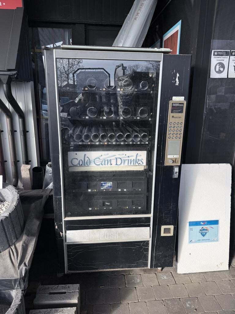 Snack en drank automaat, Ophalen, Gebruikt