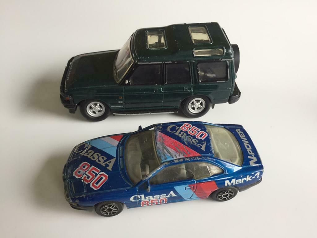 Land rover en BMW race auto - 13 cm, Enlèvement ou Envoi, Utilisé