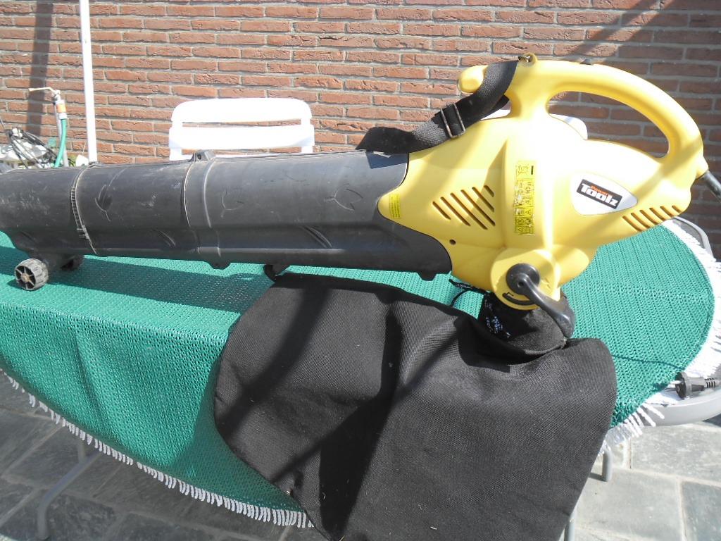 Souffleur et aspirateur de feuilles, Électrique, Avec sac de ramassage, Porté à la main, Enlèvement