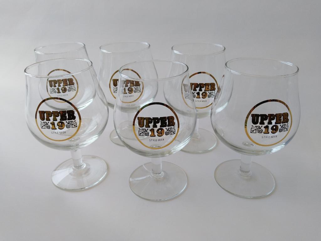 6 Upper 19 Style Beer bierglazen Wieze Goud Zwart, Ophalen of Verzenden, Zo goed als nieuw, Bierglas