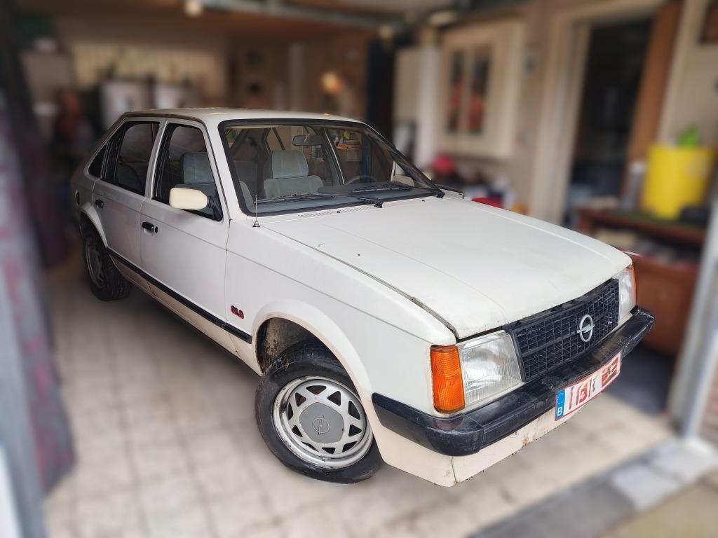 Opel Kadett D, Auto's, Voorwielaandrijving, Stof, 4 cilinders, Kadett