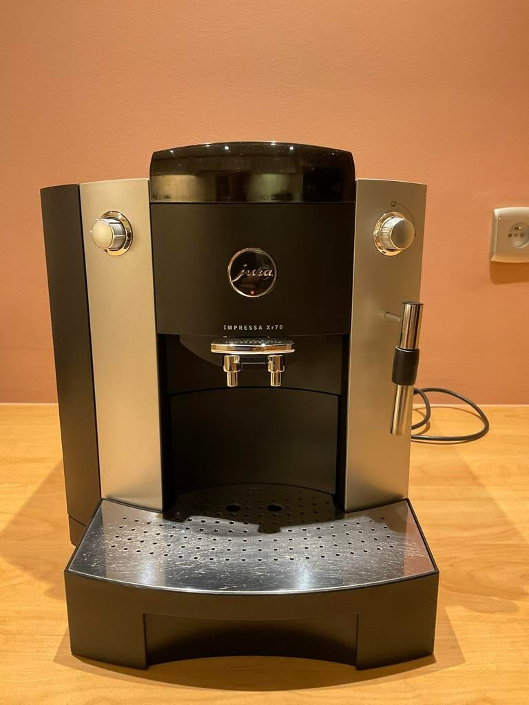 Machine à café à grains Jura Impressa Xf70, Electroménager, Réservoir d'eau amovible, Café en grains, Combiné, Enlèvement