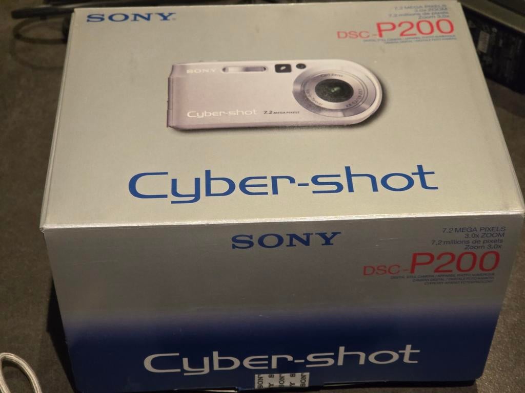 Sony DSC P200 Y2K camera als nieuw!, Ophalen of Verzenden, Zo goed als nieuw, Sony, Geheugenkaart