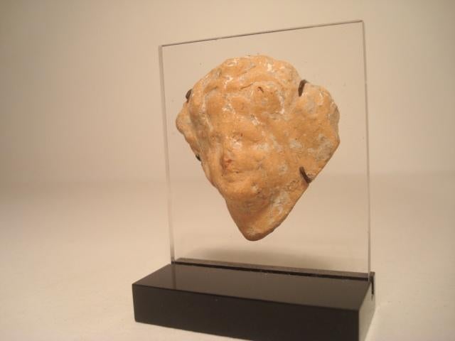 Archéologie - Antiques - Objet de fouille - Tête féminine -, Enlèvement