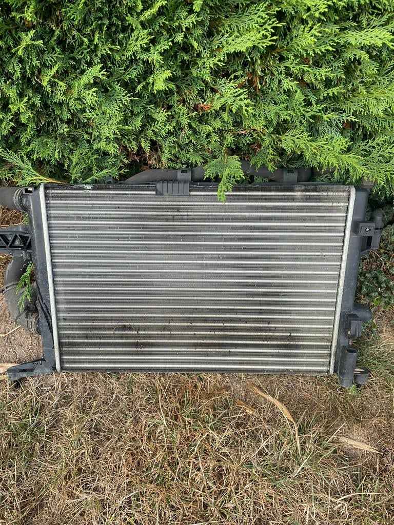 Opel corsa C 1,0 cc radiateur complet servi 6 mois new