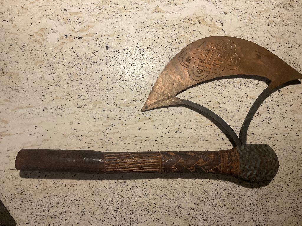 Oud bijltje uit Congo, Ophalen of Verzenden, Koper