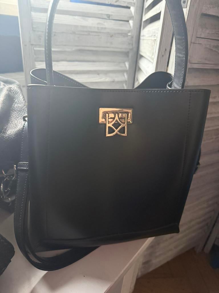 2 handtassen kazar/ desigual, Ophalen, Zo goed als nieuw