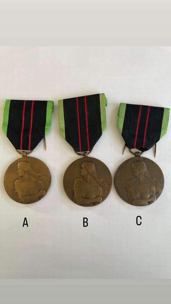 Lot 49: Medailles per stuk te koop, Verzamelen, Ophalen of Verzenden