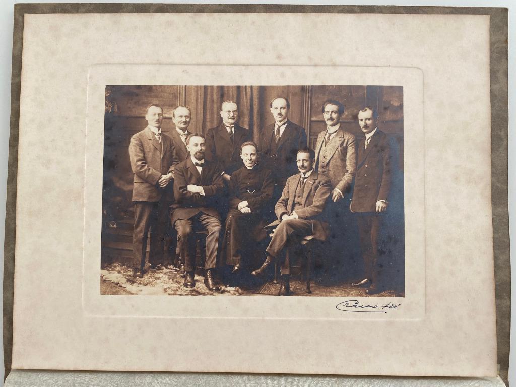 Vintage Photo de groupe Bourgeois 1928, Collections, Photos & Gravures, Enlèvement ou Envoi, Avant 1940, Photo, Utilisé